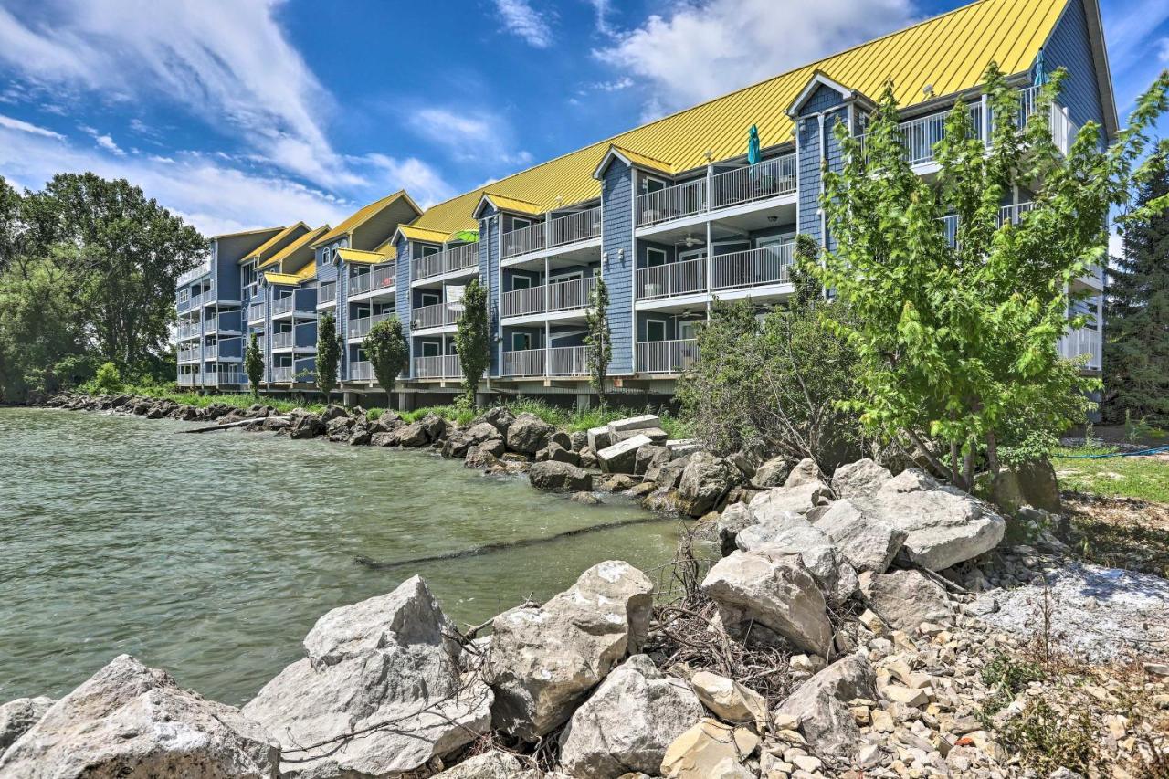 Waterfront Bass Island Retreat With Balcony And Tv Lägenhet Put-in-Bay Exteriör bild