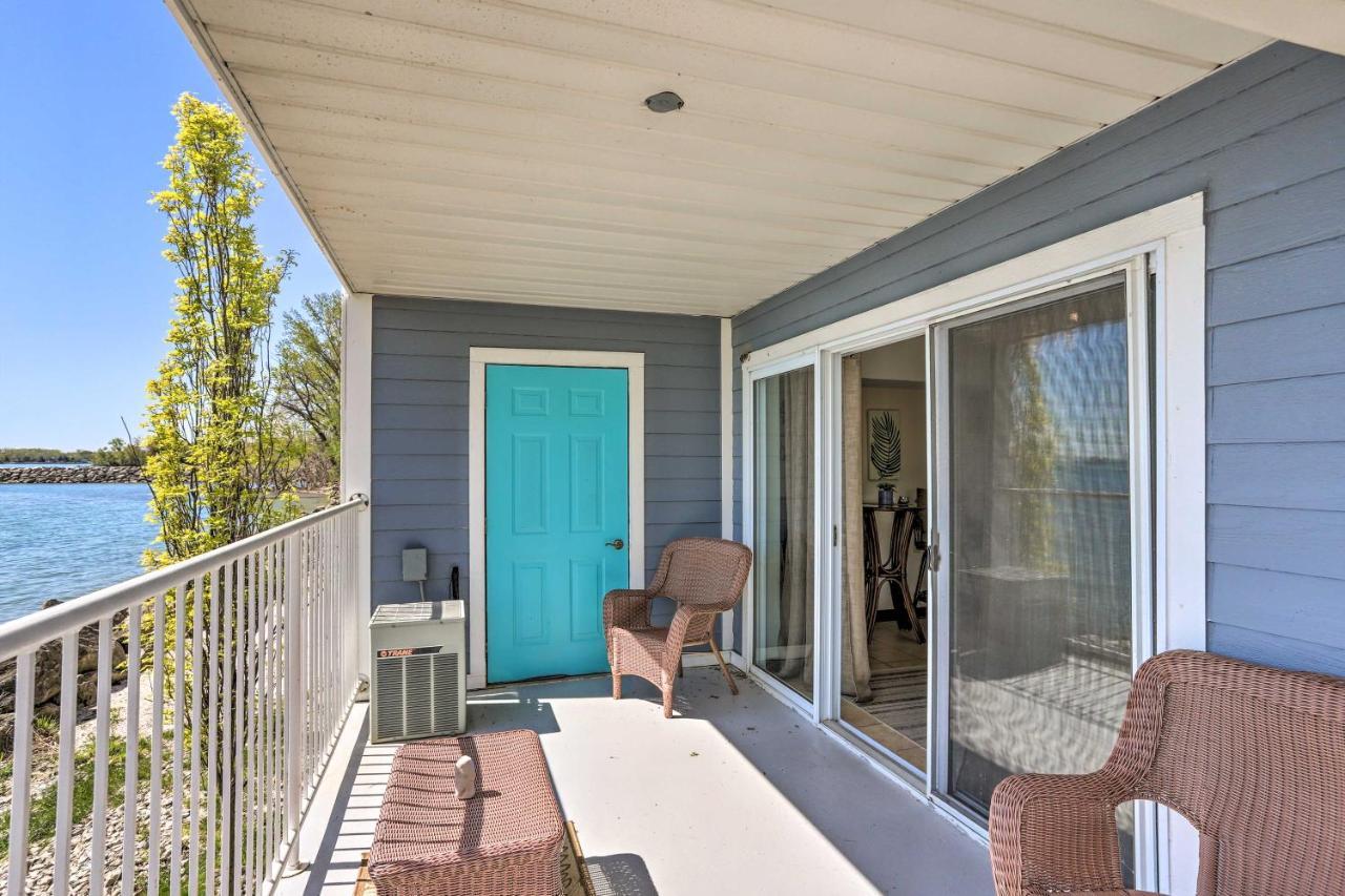 Waterfront Bass Island Retreat With Balcony And Tv Lägenhet Put-in-Bay Exteriör bild