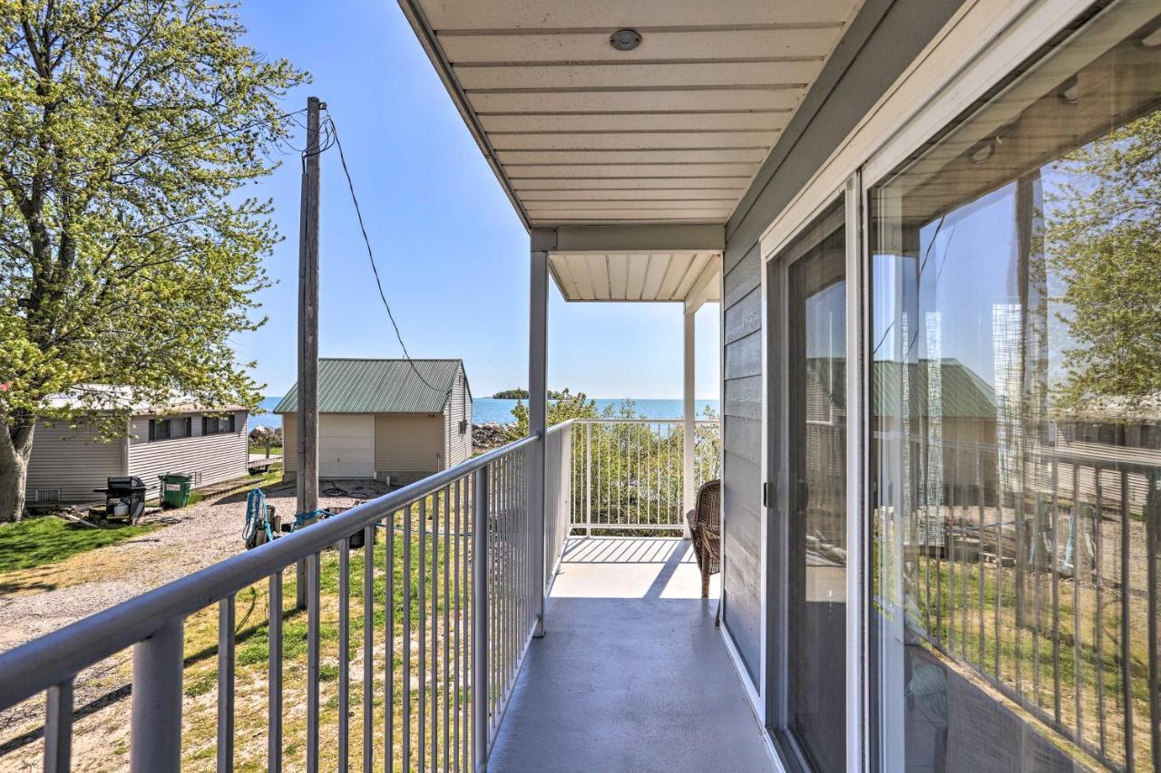 Waterfront Bass Island Retreat With Balcony And Tv Lägenhet Put-in-Bay Exteriör bild