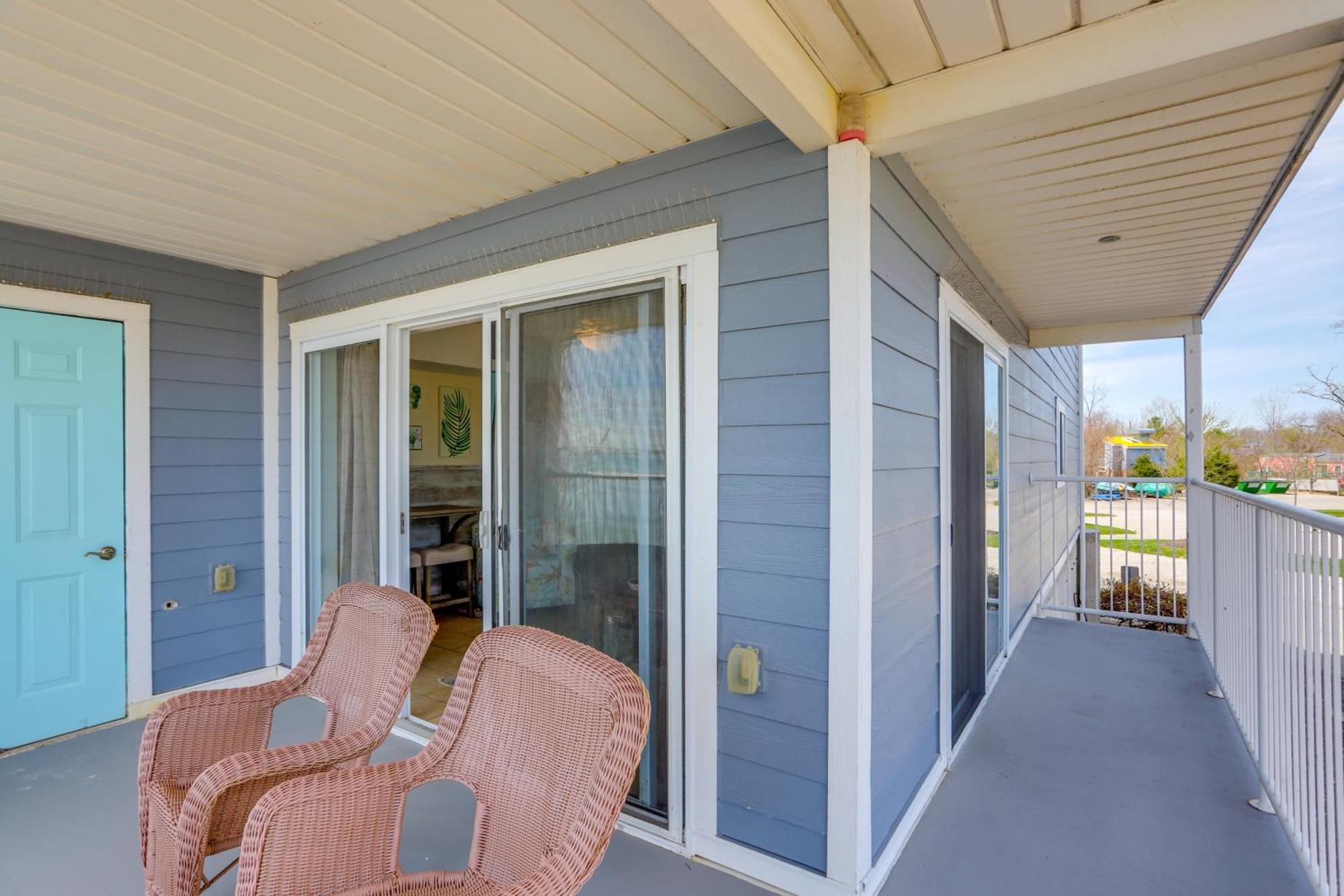 Waterfront Bass Island Retreat With Balcony And Tv Lägenhet Put-in-Bay Exteriör bild